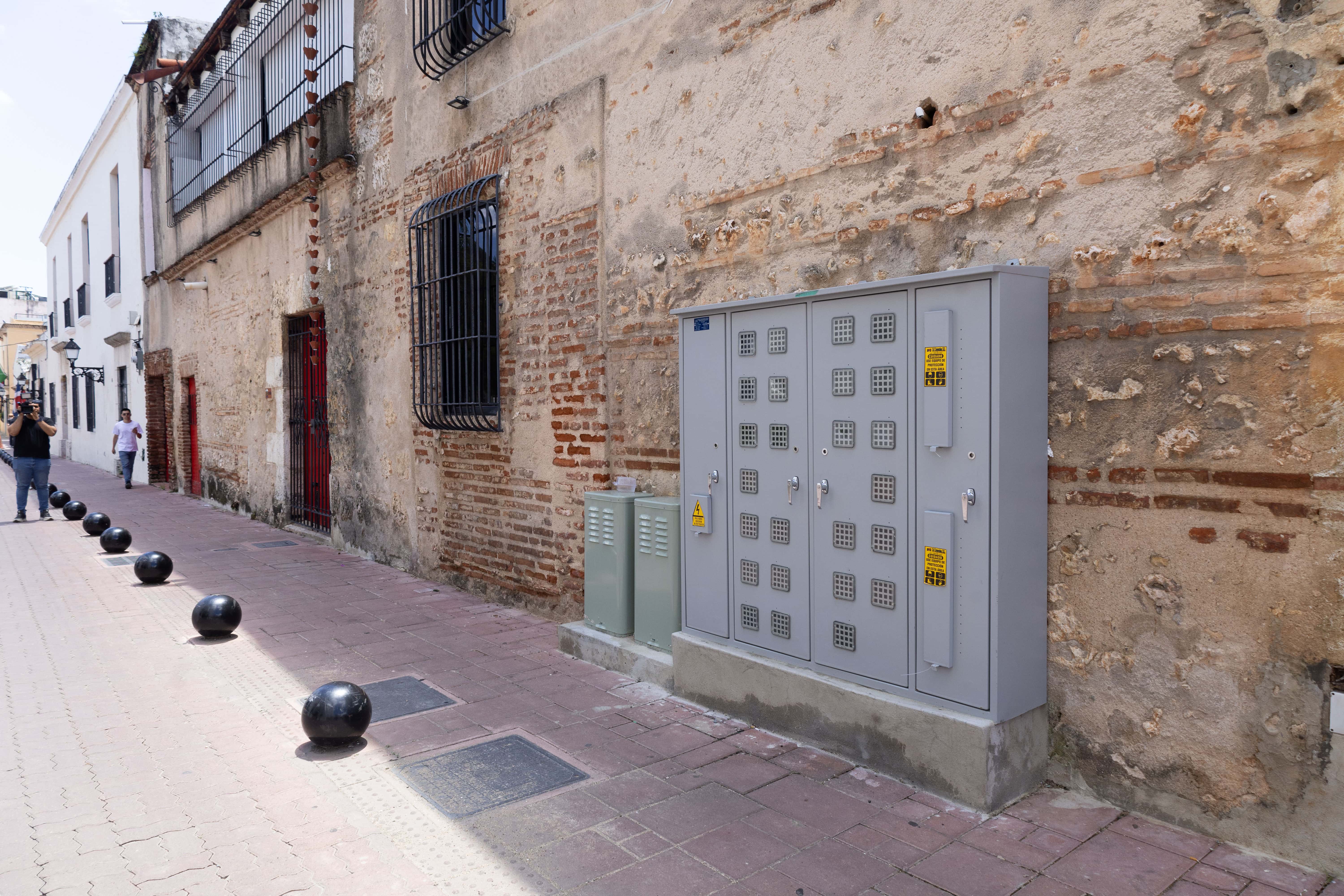 La parte eléctrica es soterrada.