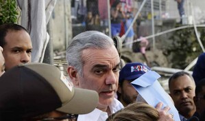 Abinader dice que presiona a todo mundo en Puerto Plata para que retiren el lodo por inundaciones