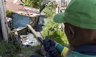Desborde de ca&ntilde;ada Los Platanitos en Santo Domingo Norte expone abandono de autoridades