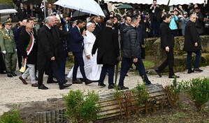 Doble atentado suicida marca la visita del papa en Argelia