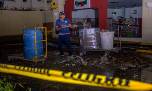 Malec&oacute;n Center aclara que elemento que cay&oacute; de edificio por lluvias no afect&oacute; su estructura