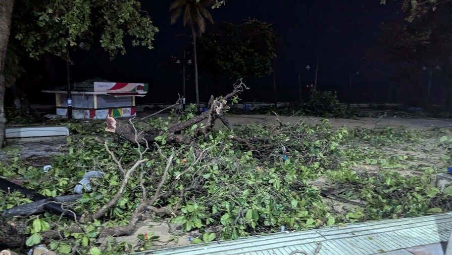 Lluvias en Santo Domingo generan congestión y daños en el malecón Lluvias en Santo Domingo generan congestión y daños en el malecón