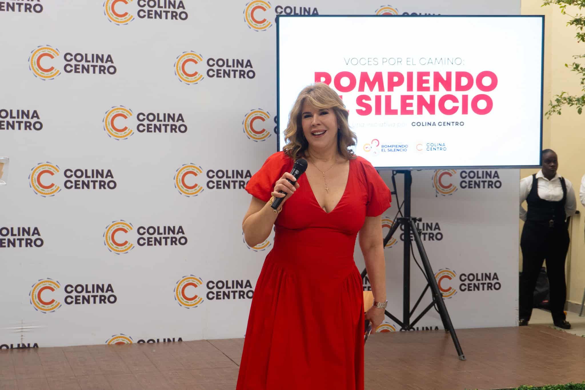 Katya Lama de Dahdah hija de la po´stuma artista Clara Herrera.