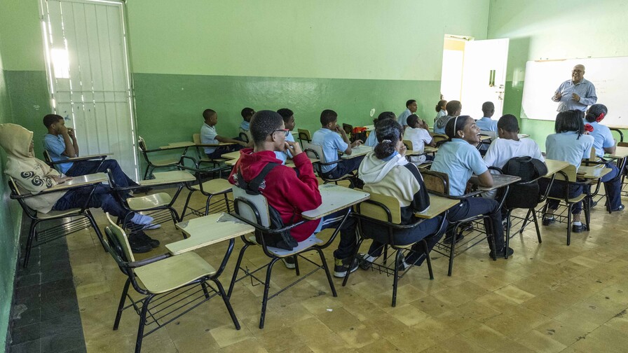 Minerd suspende la docencia en Montecristi, Santiago Rodríguez y Valverde por alerta roja