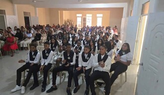 Fundaci&oacute;n Padrino: lecciones perif&eacute;ricas de ense&ntilde;anza de ingl&eacute;s sin el Ministerio