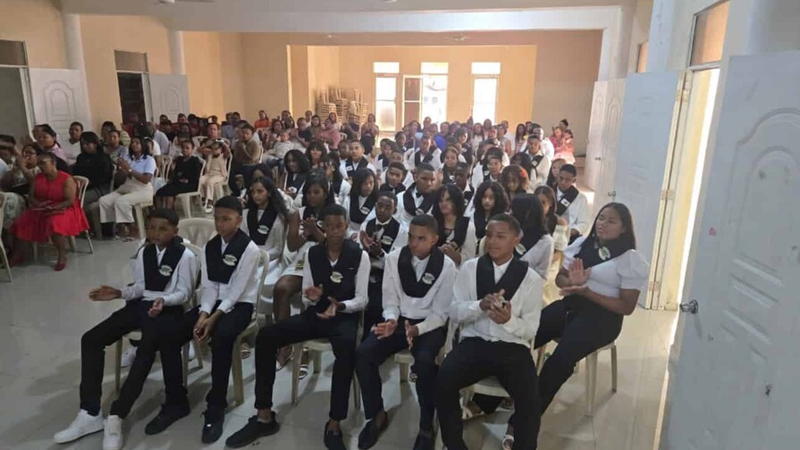 Fundaci&oacute;n Padrino: lecciones perif&eacute;ricas de ense&ntilde;anza de ingl&eacute;s sin el Ministerio