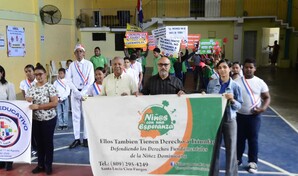 Santiago en alerta por ni&ntilde;os fuera de las aulas y en entornos peligrosos