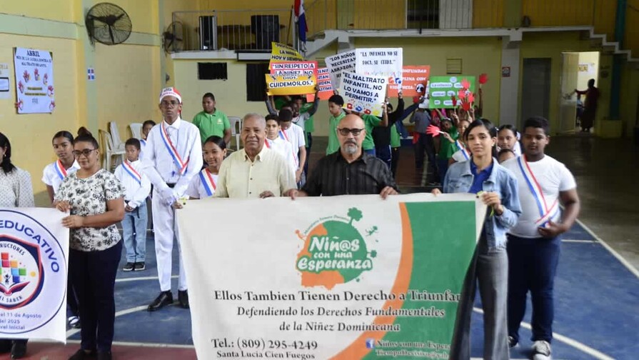 Santiago en alerta por ni&ntilde;os fuera de las aulas y en entornos peligrosos