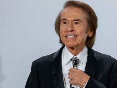 Cámara de Diputados reconoce a Raphael por su trayectoria