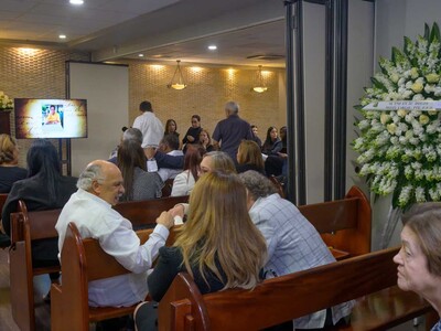 Entre aplausos y lágrimas, velan restos de Carlos Batista Matos