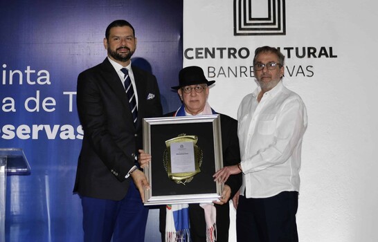 Centro Cultural Banreservas reconoce la trayectoria de Giovanny Cruz