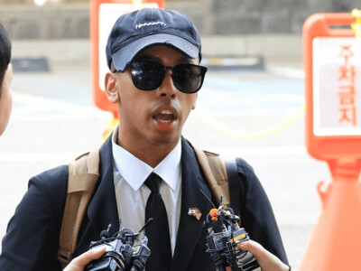 Condenan a youtuber tras profanar estatua