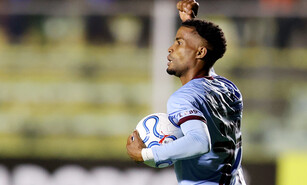 Dorny Romero fue el m&aacute;s tiguere de la cancha y salv&oacute; a su equipo de una derrota en la Libertadores