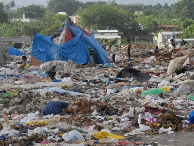 Hallan cadáver en descomposición en vertedero de Santiago