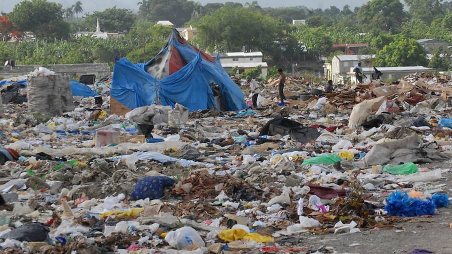 Encuentran cad&aacute;ver en descomposici&oacute;n de un hombre en vertedero de Santiago
