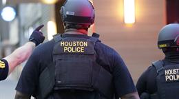 Houston estudia eliminar restricciones a agentes de inmigraci&oacute;n tras presi&oacute;n estatal