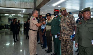 Ministerio de Defensa recibe delegaci&oacute;n de Kenia para fortalecer cooperaci&oacute;n en seguridad