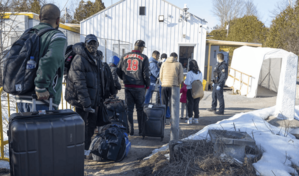Canad&aacute; amenaza con deportar a EE. UU. a decenas de miles de migrantes irregulares