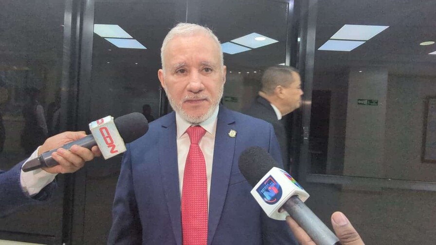 Senador Taveras Guzmán pide a la justicia que no se dejen caer los casos de corrupción Senador Taveras Guzmán pide a la justicia que no se dejen caer los casos de corrupción