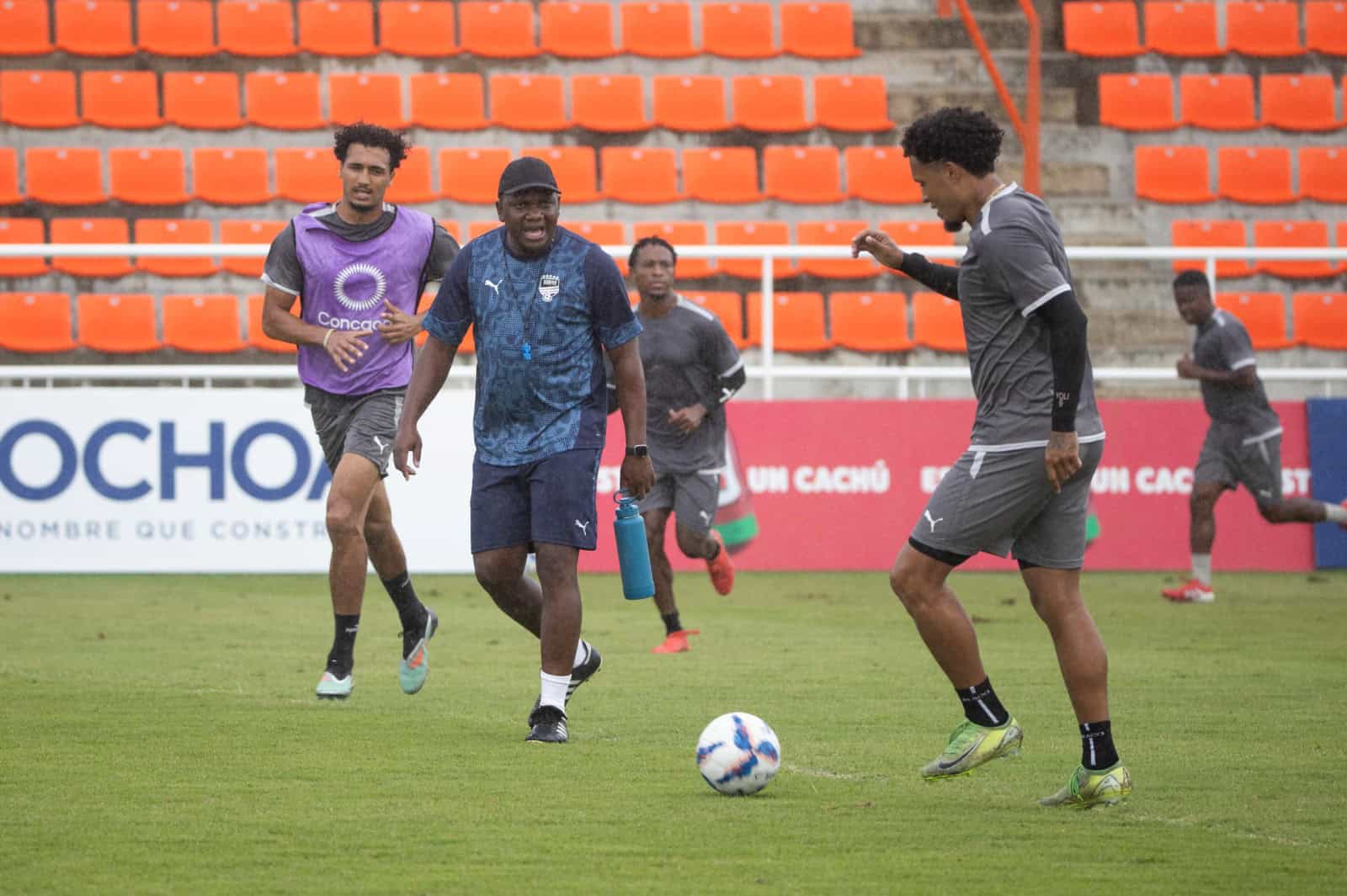Junior Scheldeur es desde junio de 2024 el entrenador del Cibao FC, con el que lidera la liga dominicana de f&uacute;tbol 
