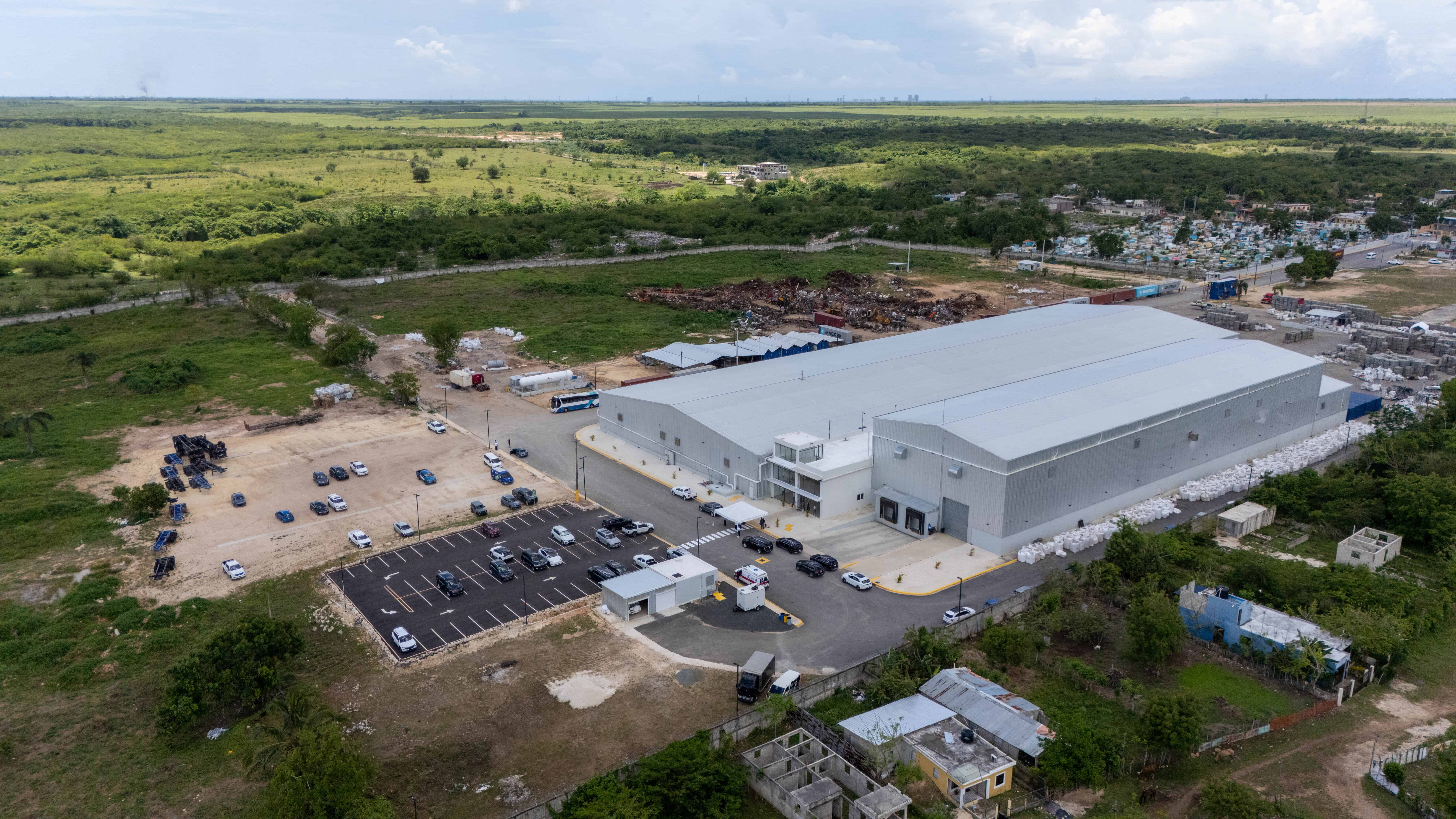 Planta de reciclaje de plástico Renacer, inaugurada este 16 de abril de 2026 en la Zona Franca Quiqueya, en San Pedro de Macorís.