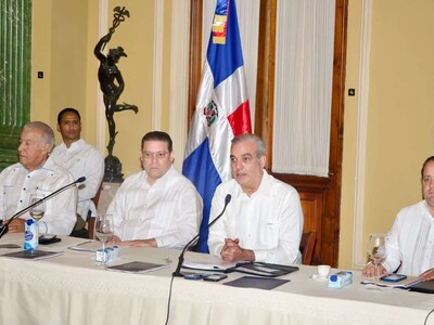 Los precios de combustibles no subirán por una semana