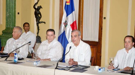 El Gobierno congelar&aacute; los precios de los combustibles la pr&oacute;xima semana, anuncia Abinader