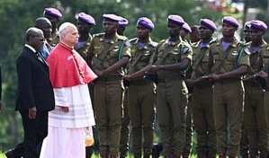 El papa Le&oacute;n XIV critica inversiones en armas mientras v&iacute;ctimas siguen sin atenci&oacute;n en Camer&uacute;n