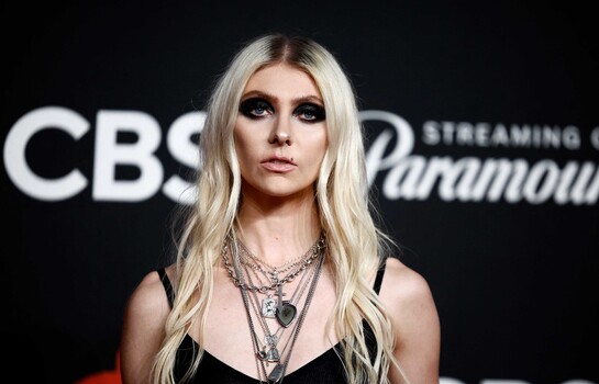 Hospitalizan a la cantante Taylor Momsen por picadura de ara&ntilde;a previo a show en M&eacute;xico