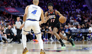 Los Philadelphia 76ers vencen a Orlando y avanzan a los playoffs de la NBA