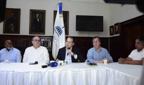 Autoridades revisan junto a comerciantes situaci&oacute;n de las obras en la calle Del Sol en Santiago