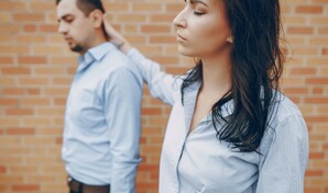 Una pareja dispareja: &iquest;Por qu&eacute; las mujeres "s&uacute;perpoderosas" se buscan hombres "princesos"?