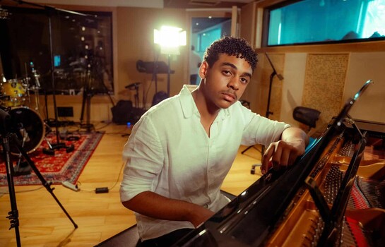 Ansel Mauricio debuta con su sencillo "Mente en Shuffle"