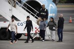 Un total de 328 migrantes llegan a Venezuela en un vuelo procedente de Estados Unidos