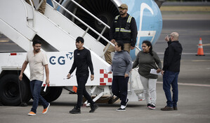 Un total de 328 migrantes llegan a Venezuela en un vuelo procedente de Estados Unidos