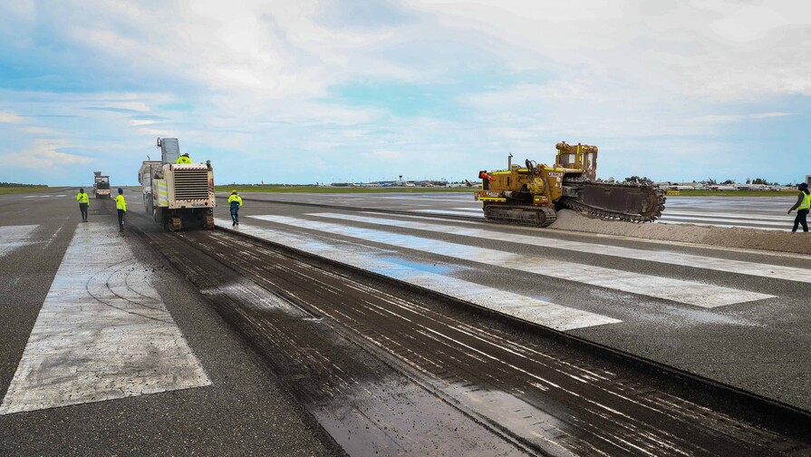Anuncian inicio de trabajos en la pista principal del Aeropuerto Internacional de Las Am&eacute;ricas
