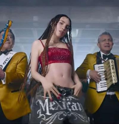 Belinda presenta su nuevo sencillo Por ella junto a Los &Aacute;ngeles Azules