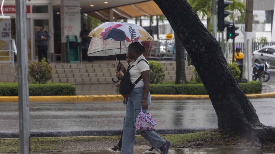 COE ampl&iacute;a alerta verde en 16 provincias y el Distrito Nacional por aguaceros