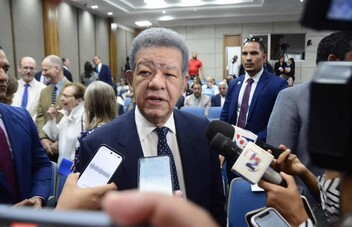 Leonel Fernández critica reacción tardía del Gobierno ante lluvias que generaron estragos