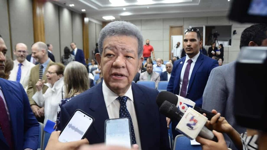 Leonel Fern&aacute;ndez critica reacci&oacute;n tard&iacute;a del Gobierno ante lluvias que generaron estragos