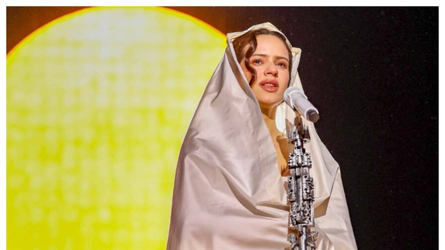 Rosalía publica Lux (Complete Works), con una versión inédita de Dios es un stalker