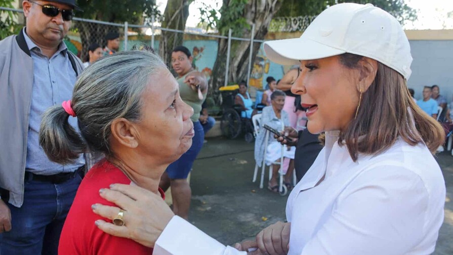 Gobierno entrega Bono de Emergencia a familias afectadas por lluvias en Montellano