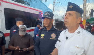 Mueren dos hombres al caerles una pared mientras caminaban en acera en Herrera