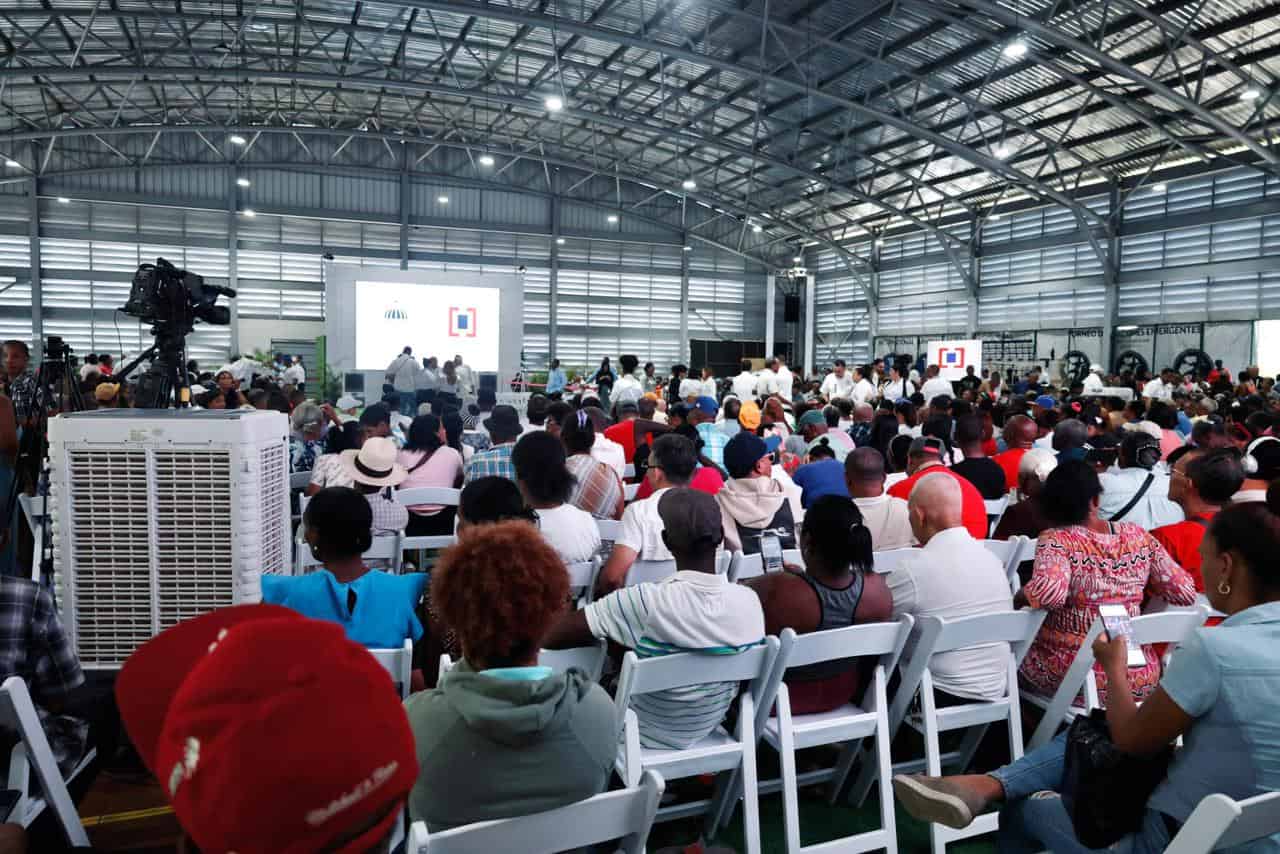 P&uacute;blico presente durante la entrega de t&iacute;tulos