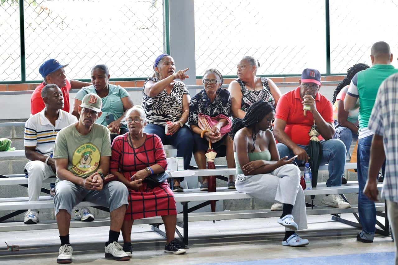 P&uacute;blico presente durante la entrega de t&iacute;tulos