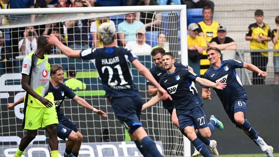 El Dortmund cae en Hoffenheim, bola de t&iacute;tulo para el Bayern el domingo