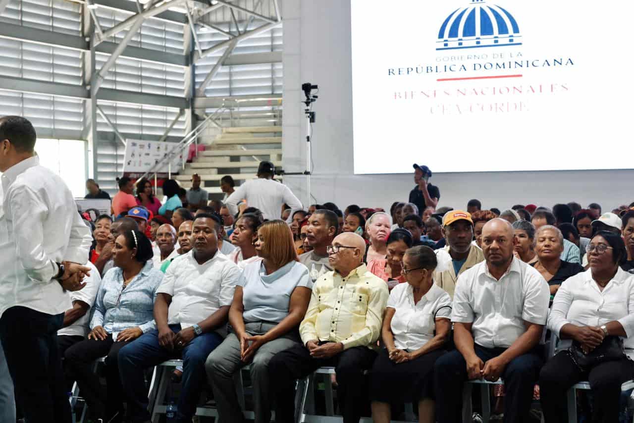 P&uacute;blico presente durante la entrega de t&iacute;tulos