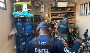 Autoridades decomisan drogas y m&aacute;quinas tragamonedas en operativos en La Romana