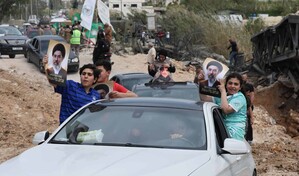 Los puentes bombardeados por Israel dificultan el regreso de desplazados al sur de L&iacute;bano