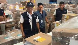 Fiscal&iacute;a de Per&uacute; interviene almac&eacute;n de actas de las presidenciales